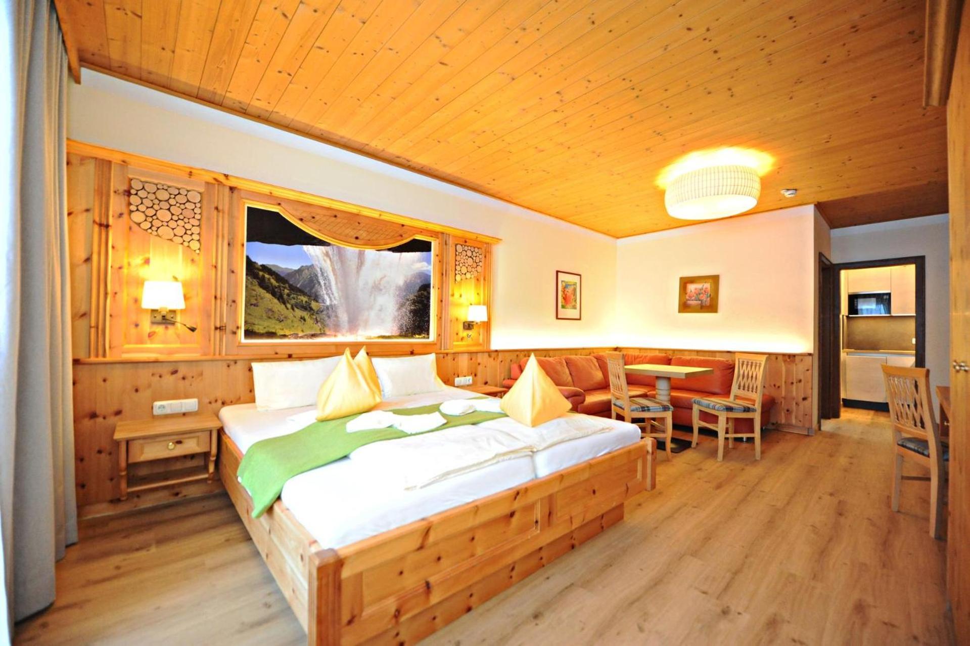 Ski In Ski Out Hotel Unterellmau Saalbach-Hinterglemm Exteriör bild