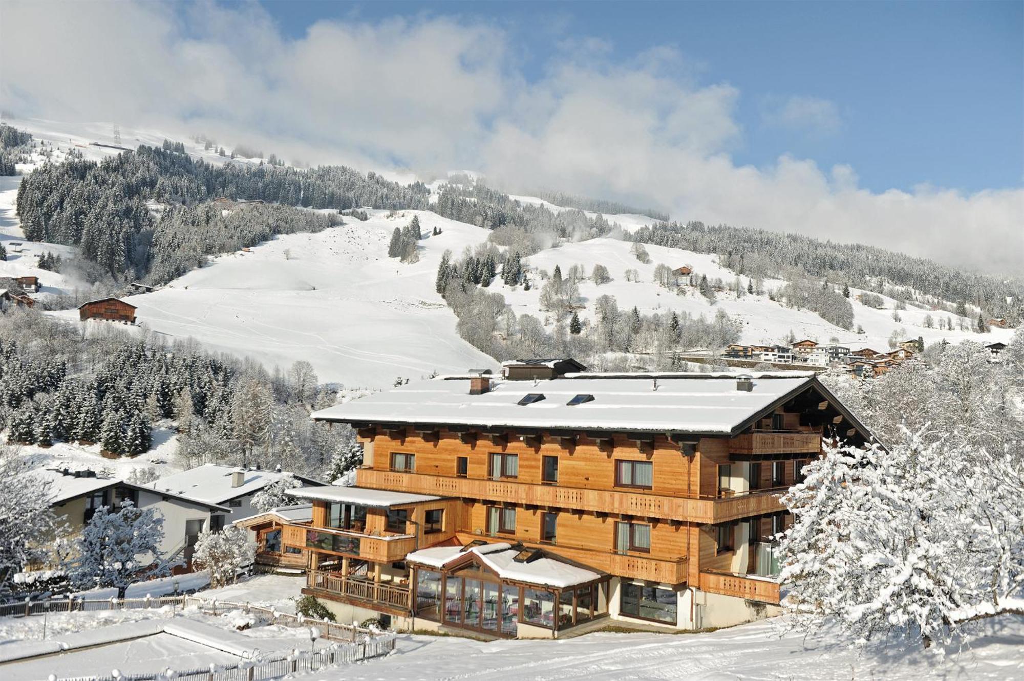 Ski In Ski Out Hotel Unterellmau Saalbach-Hinterglemm Exteriör bild