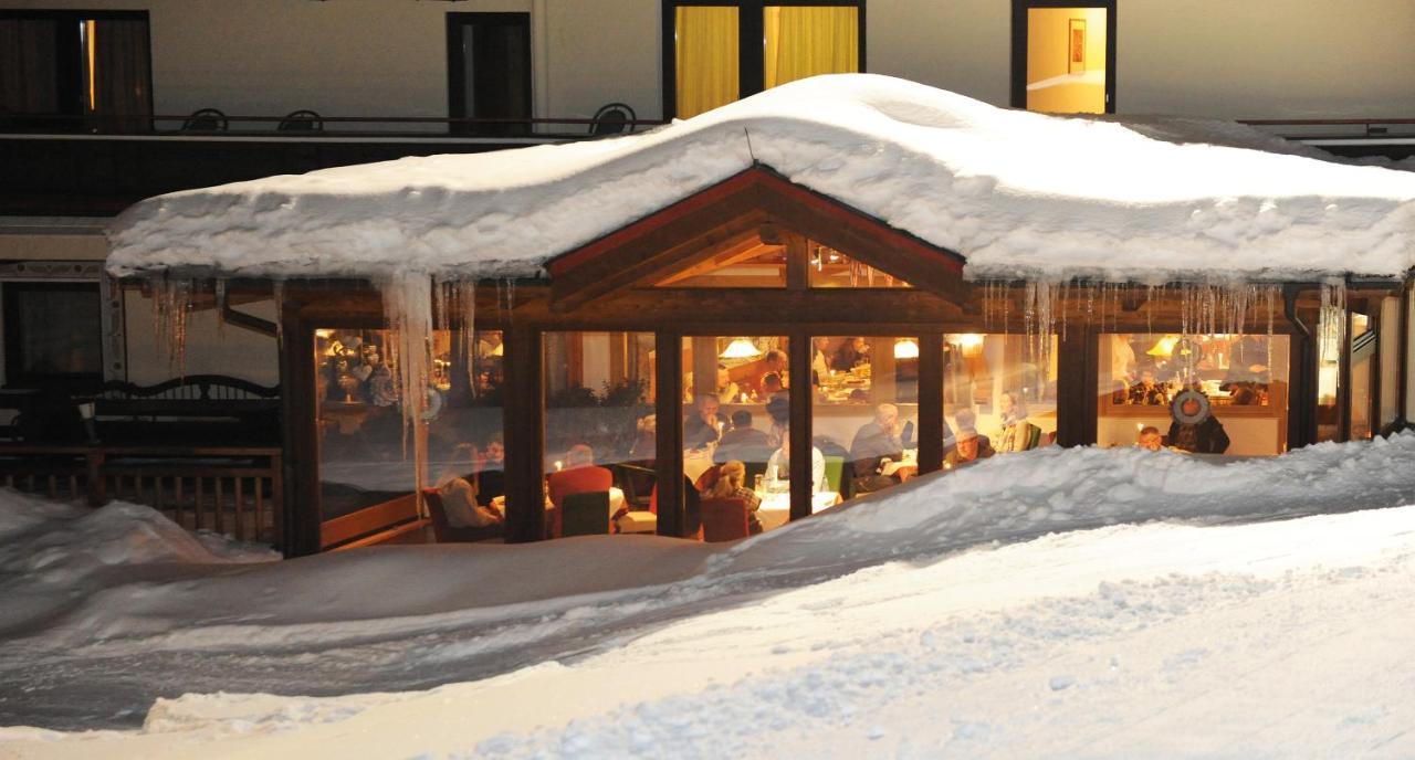 Ski In Ski Out Hotel Unterellmau Saalbach-Hinterglemm Exteriör bild